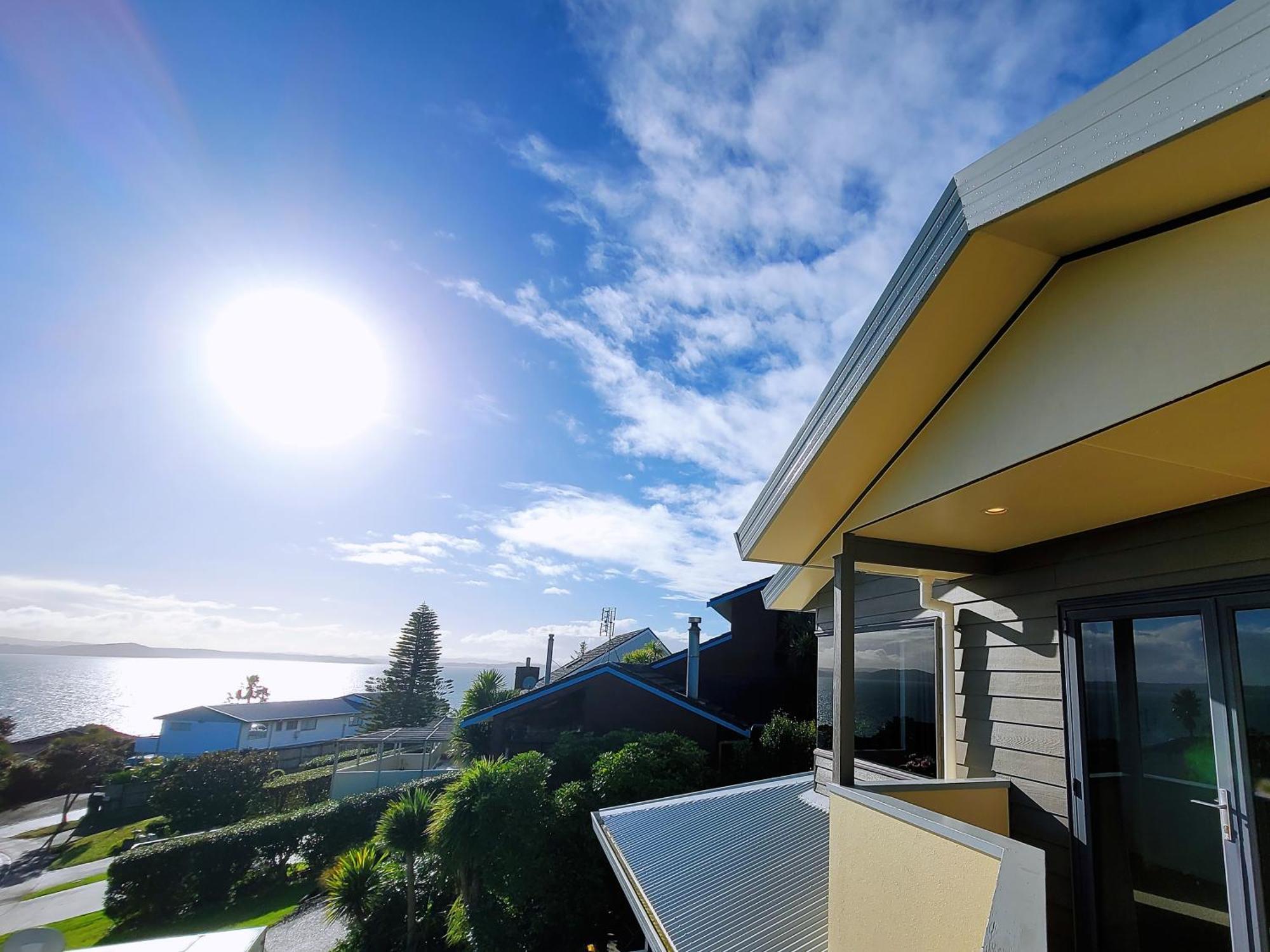Sea View 5 Bedroom Holiday House Whangaparaoa Exterior photo